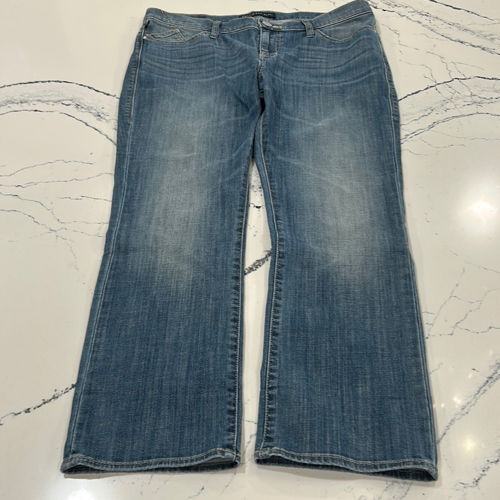 Rock & Republic Kendall Straight Distressed Stretch w/ no Holes sz.14